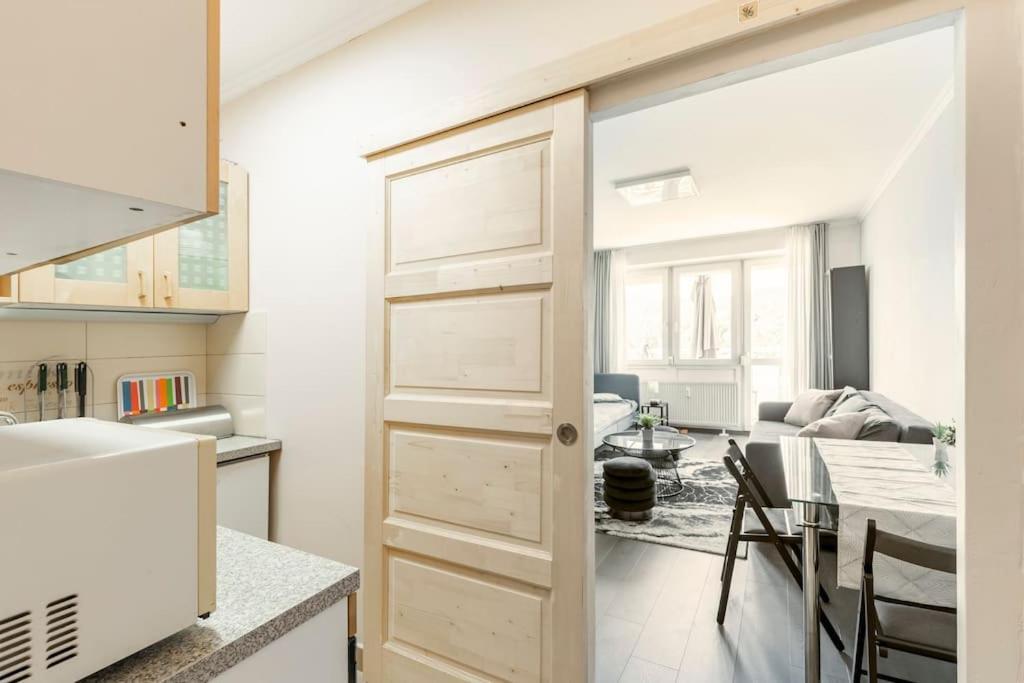 Lovely 1 Bedroom Flat - Gazdagret Budapest Bagian luar foto