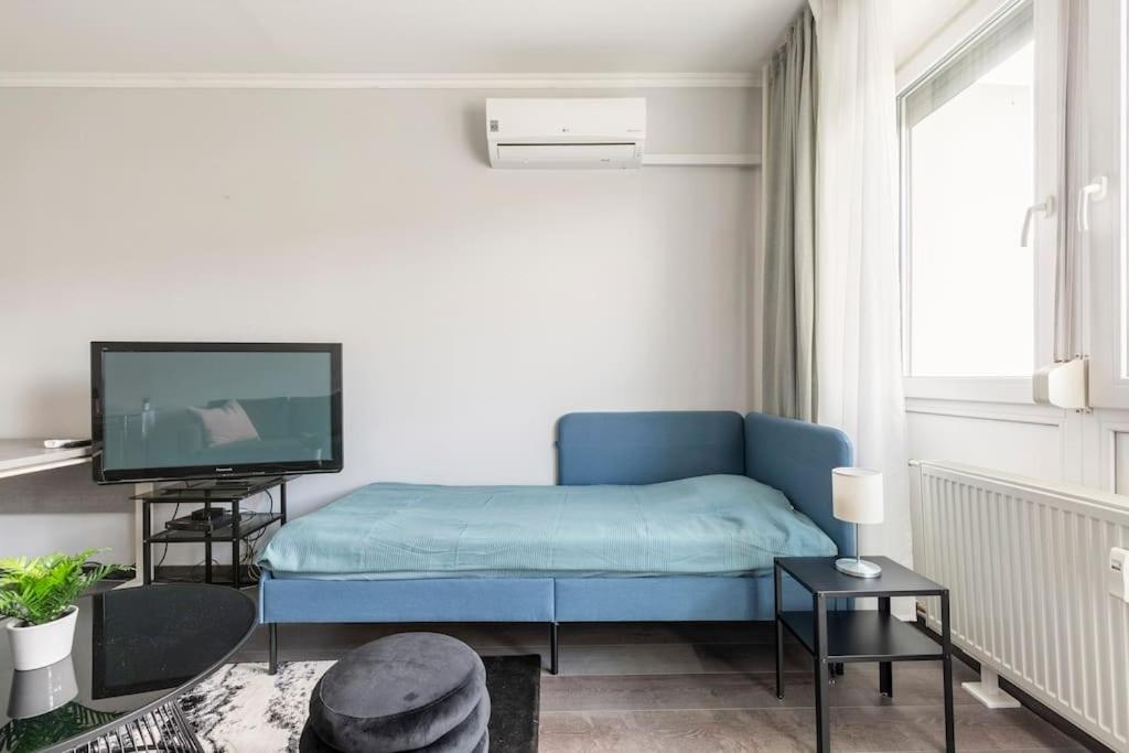 Lovely 1 Bedroom Flat - Gazdagret Budapest Bagian luar foto