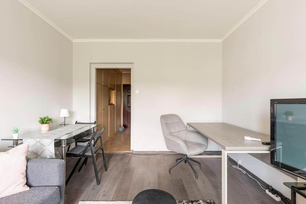 Lovely 1 Bedroom Flat - Gazdagret Budapest Bagian luar foto