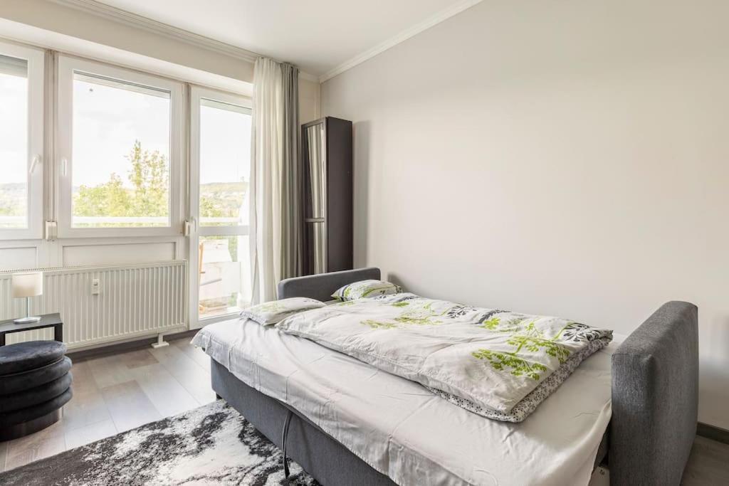 Lovely 1 Bedroom Flat - Gazdagret Budapest Bagian luar foto